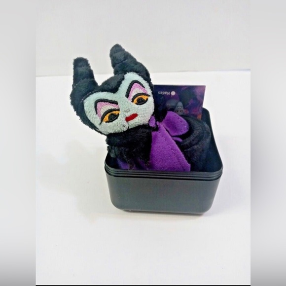Disney Other - Disney villain maleficent sleeping beauty creepy cuff 🦹‍♀️